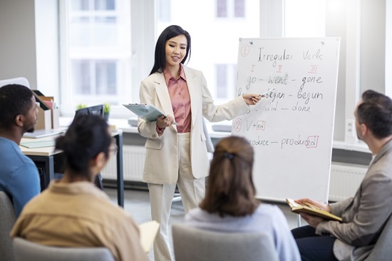 مهارات الالقاء والتقديم